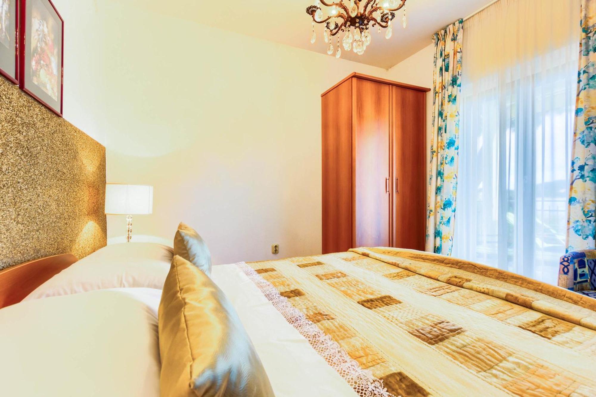 Family Friendly Seaside Apartments Rogoznica - 2010 Room photo